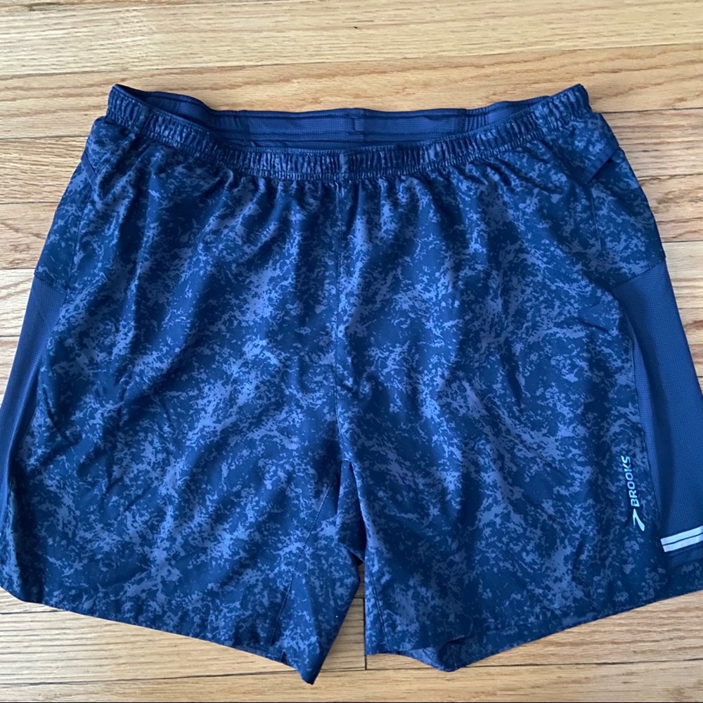Brooks blue running shorts - Large